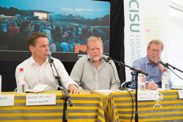 Christian Friis Bach, Christian Juhl og Per Stig Møller i Det Globale Telt i Allinge (Foto: Jacob Crawfurd)