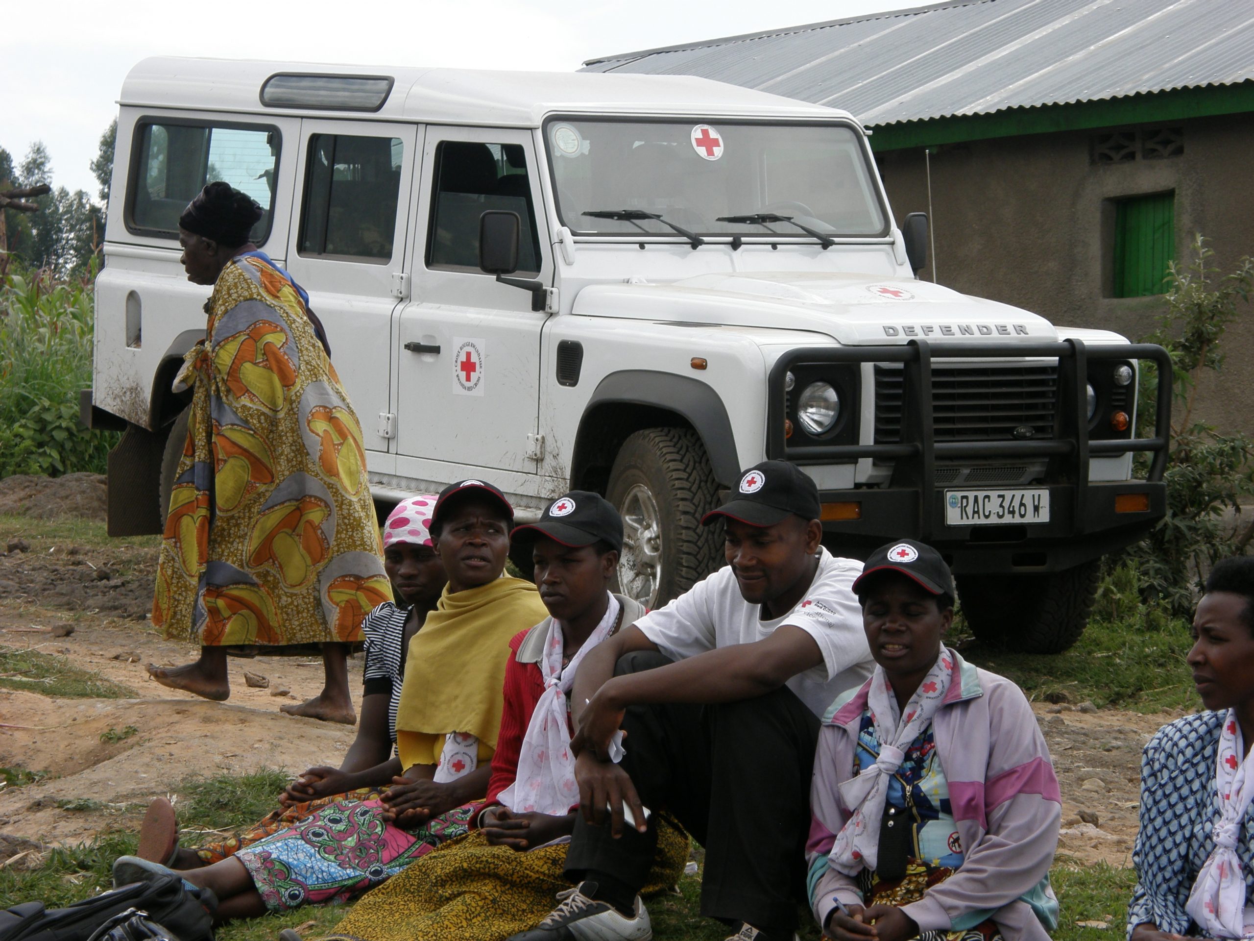 roede_kors_og_land_rover