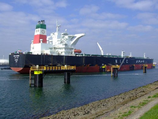 800px-iran_harsin_p4_docked_at_the_caland_canal_port_of_rotterdam_holland_18-may-2007