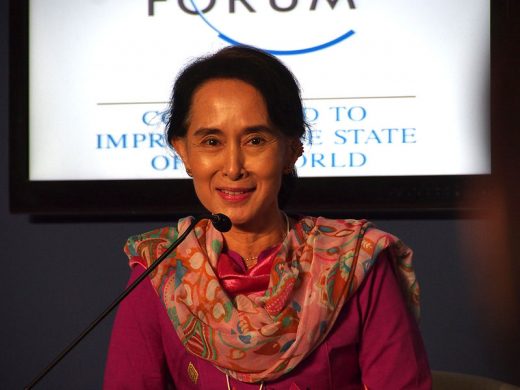 800px-aung_san_suu_kyi_p6060070_02