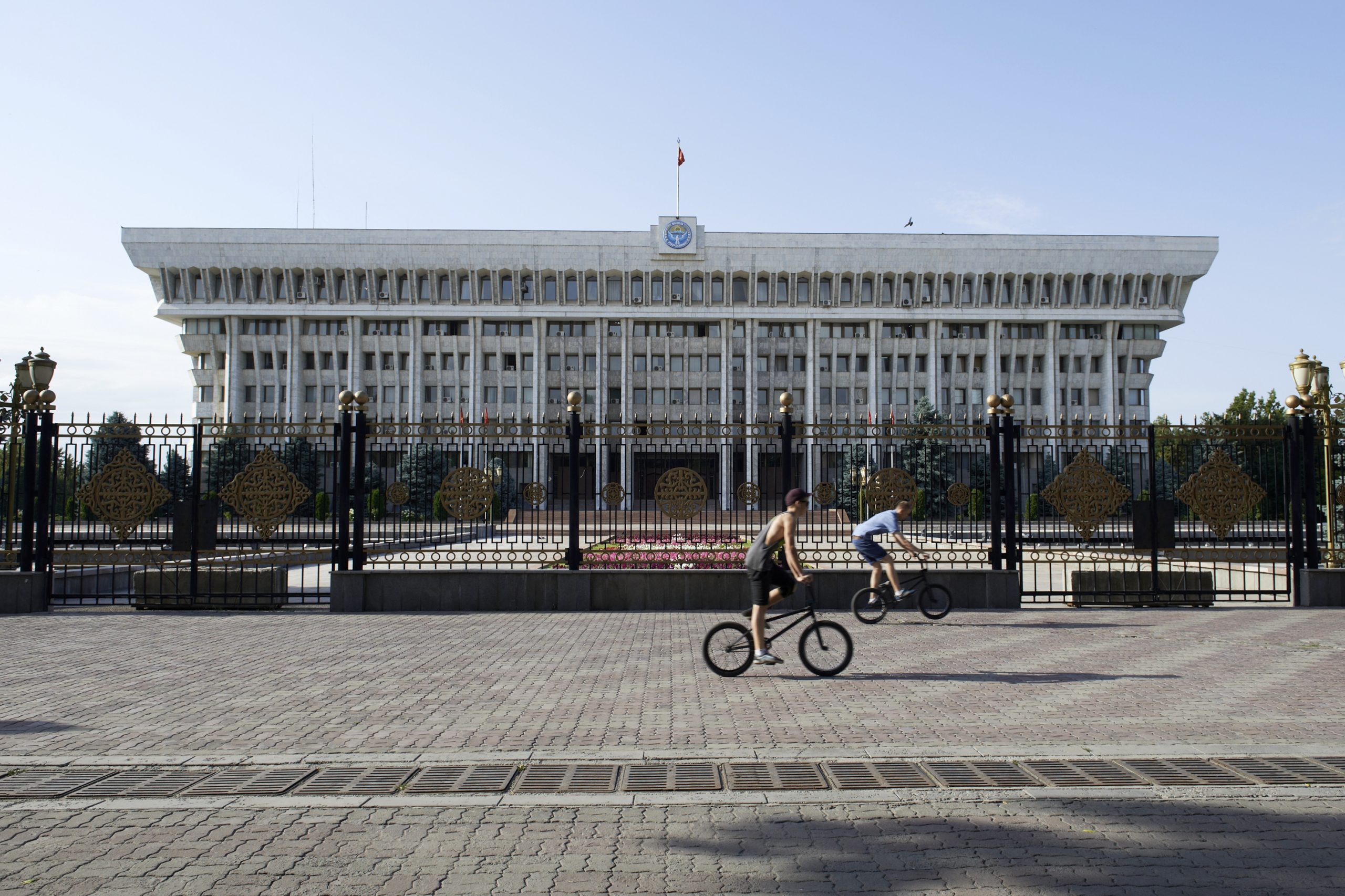 kyrgyzstan_white_house