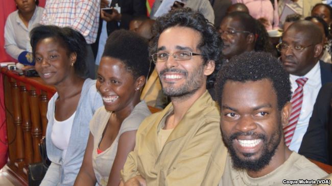 activistas_rosa_conde_laurinda_gouveia_luaty_beirao_no_tribunal