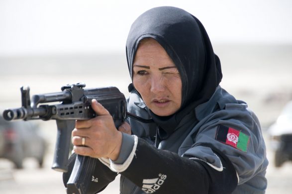 afghan_national_police_woman_qualifies_on_the_ak-47_rifle_during_a_tactical_training_program