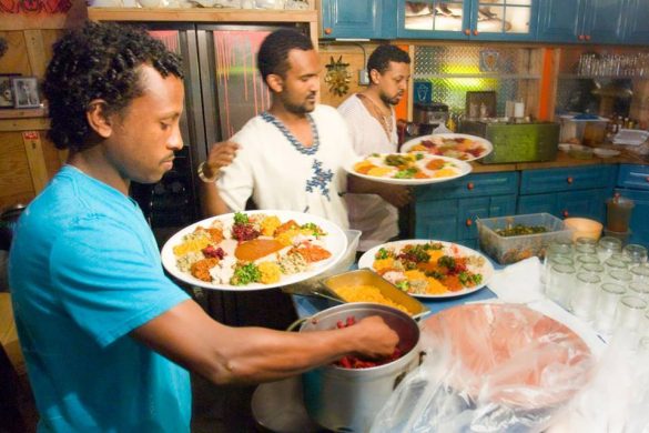 foto_fra_facebook_manden_i_midten_er_liyuw