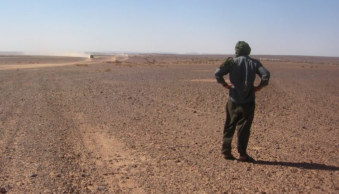 saharawi_ser_ud_over_oerkenen_i_den_polisario-kontrollerede_del_af_vestsahara