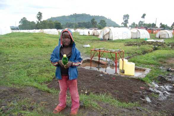 providing_clean_drinking_water_for_refugees_in_uganda_9086821188_wiki_arkiv