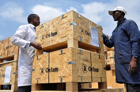 oxfam_east_africa_-_mogadishu_aid_flight_019