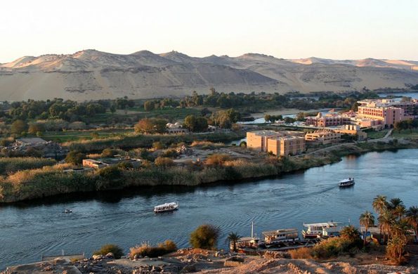 800px-s_f-e-cameron_egypt_nile-aswan