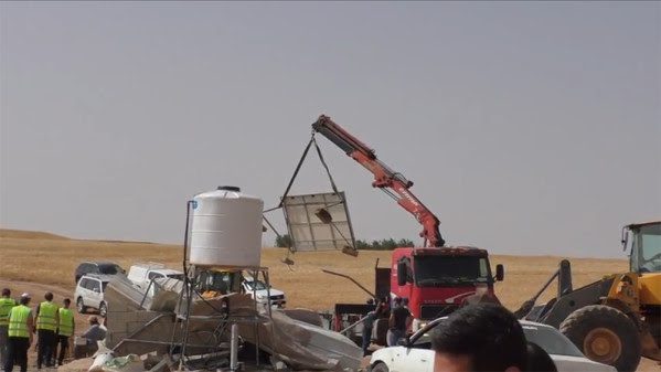 nedrivning_af_solpaneler_folkekirkens_noedhjaelp