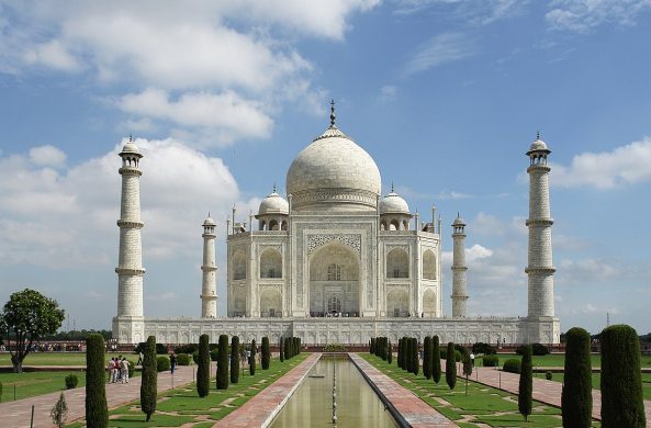 1200px-taj_mahal_yann_forget_cc
