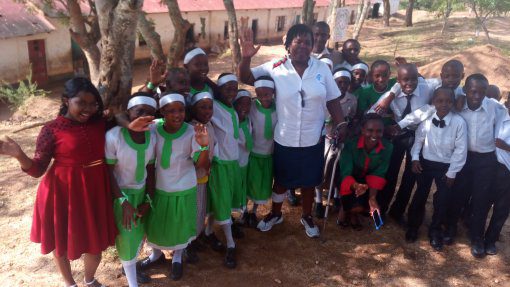 benter_opander_med_foerskoleboern_fra_kenya_ulandssek