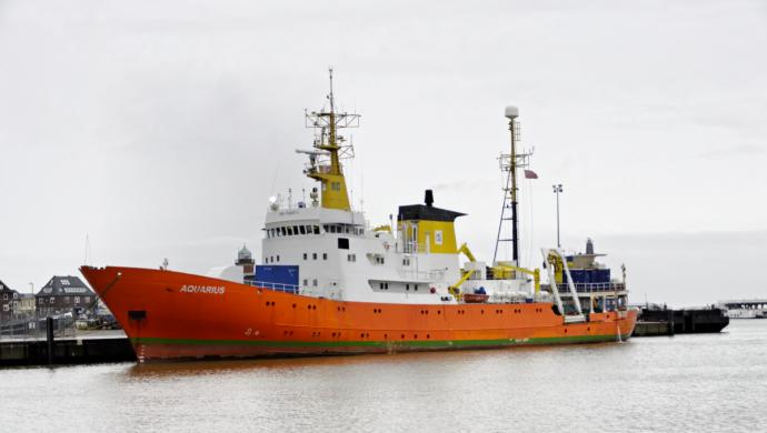 aquarius_alt_meerkatze_ship_02_by-raboe_2012