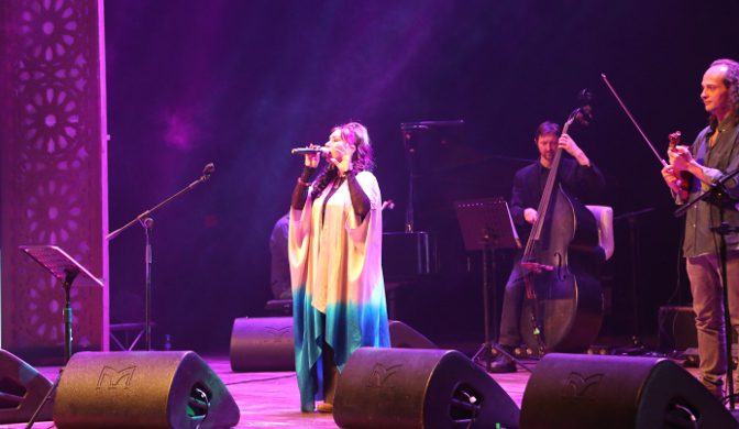 natacha_atlas_scene_visaformusic_foto_torben_holleufer