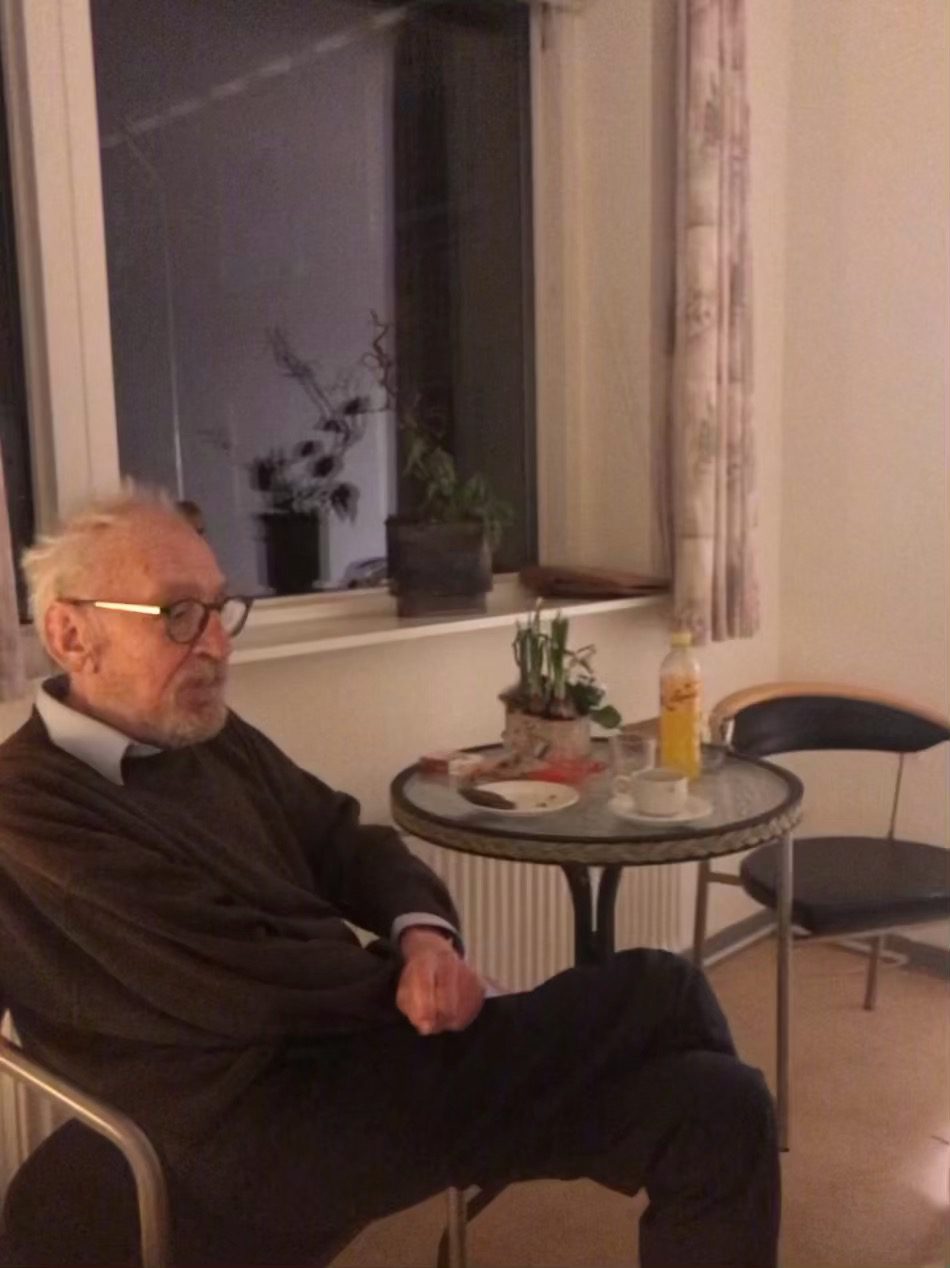 e64a9472-56bb-4c16-9e08-77a3b109c0f8